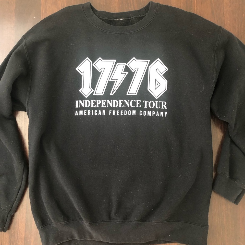 Size Large Black Patriotic Crewneck
